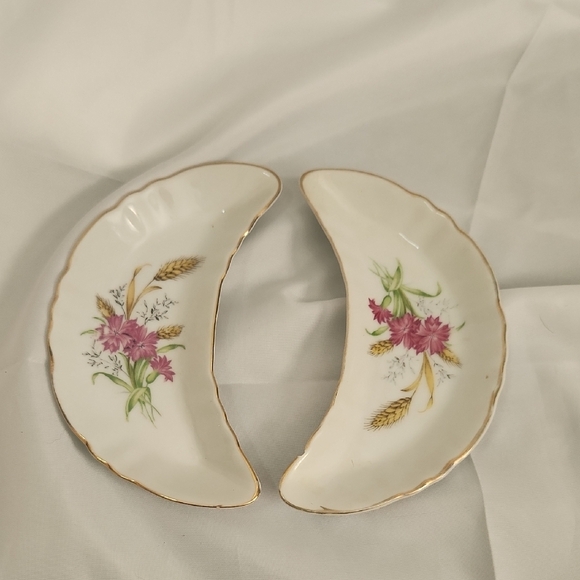Chadwicks Cream and Pink Floral Crescent Decor - Picture 1 of 8